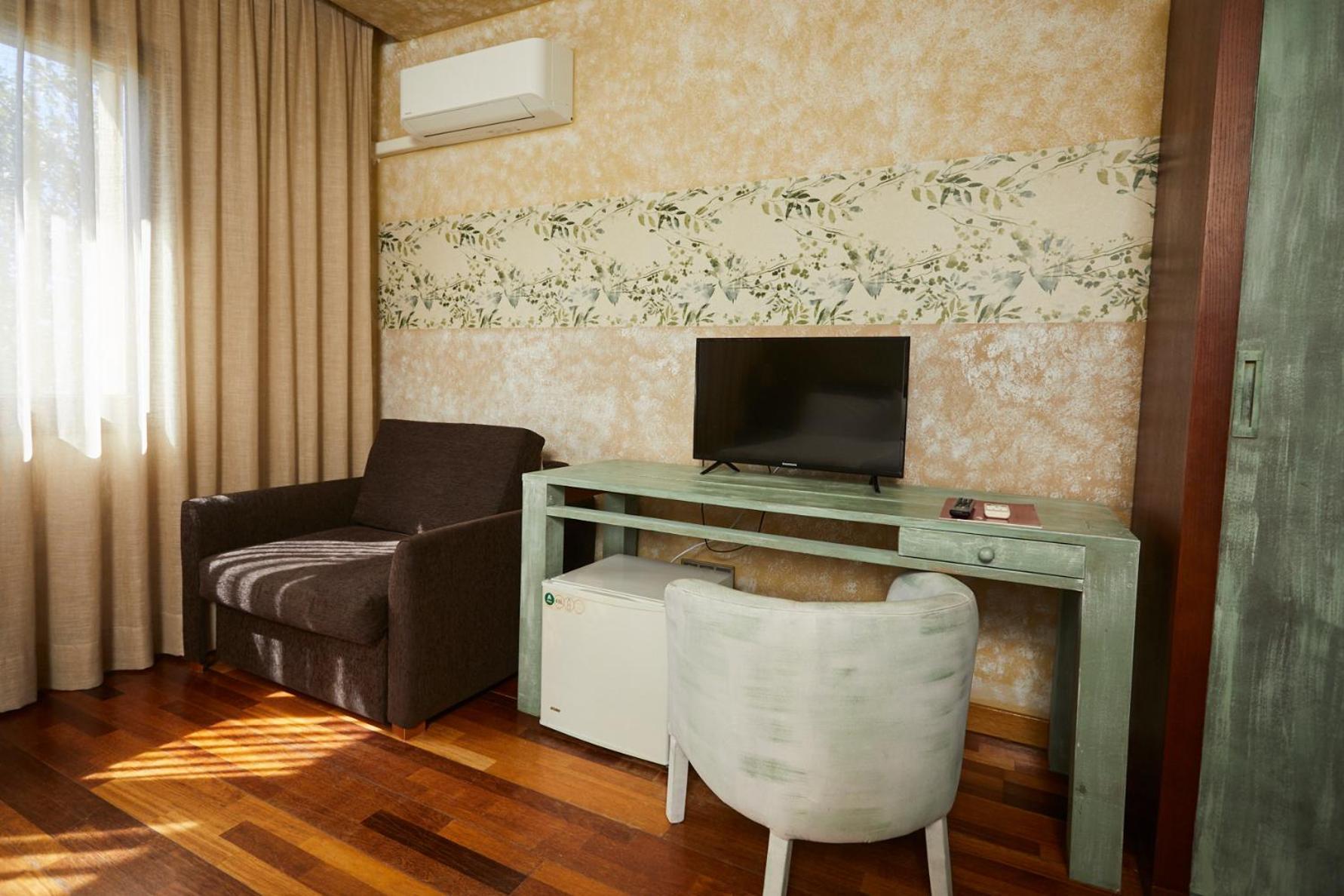 Hotel El Mirlo Blanco 칸델레다 외부 사진